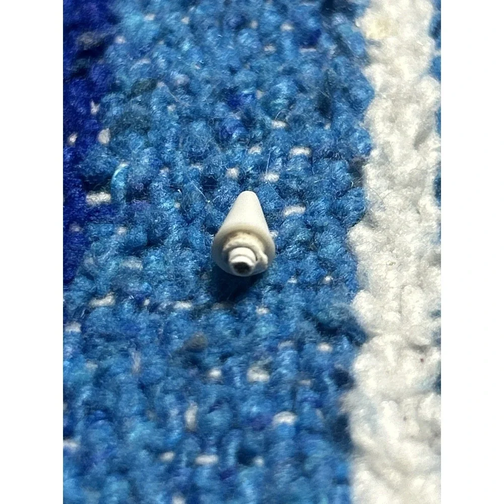Apple Pencil (USB-C) - White for parts Tip is broken
